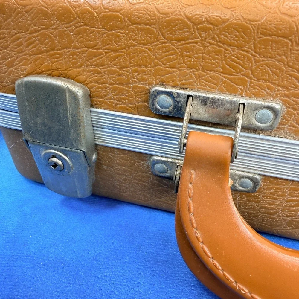 Vintage Doskocil Gun Guard Orange Faux Alligator Hard Case Briefcase Foam Box